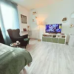 8 Min Gare - Parking Securise - Arrivee Autonome Apartment *